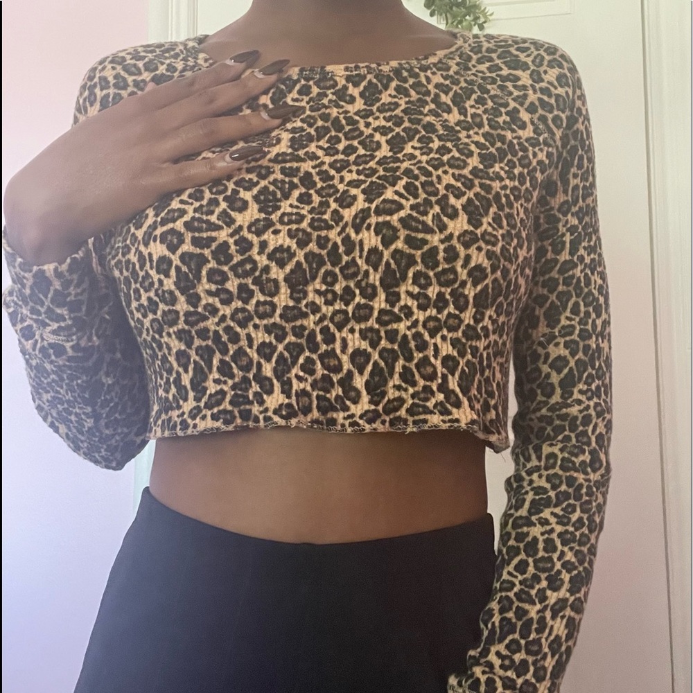 Leopard print PacSun long sleeve crop tee